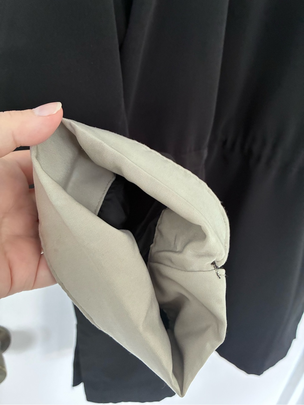 Jones New York Black Rain Jacket with Removable Beige Hood - Picture 6 of 9